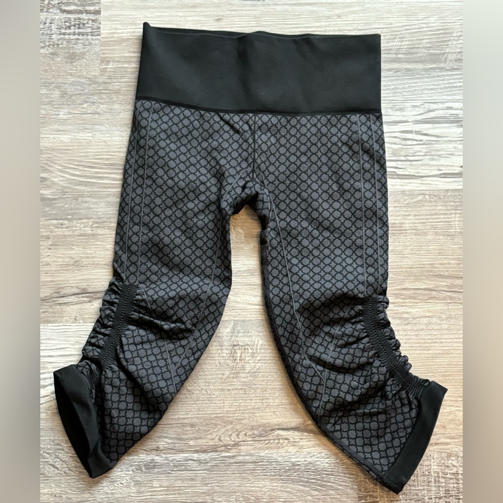 Lululemon Ebb to Flow Leggings Sz. 4